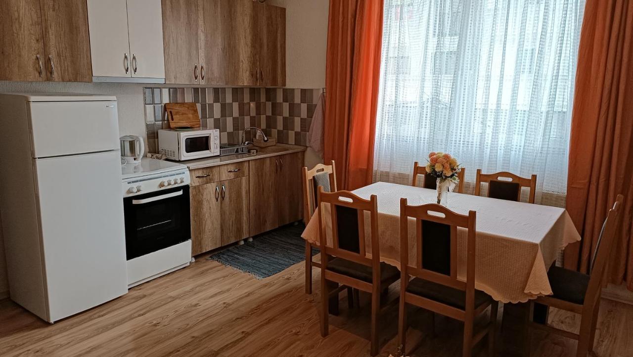City Park Apartments Pristina Eksteriør bilde